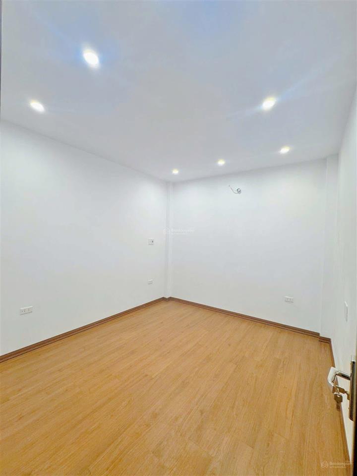 Nhà đẹp đào tấn, ngõ nông, gần phố, ba gác chạy, nội thất đầy đủ, ô tô, kinh doanh, 40m2*5t