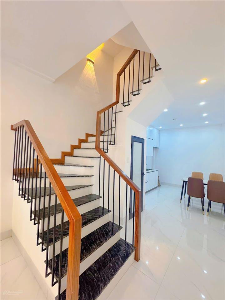 Nhà đẹp đào tấn, ngõ nông, gần phố, ba gác chạy, nội thất đầy đủ, ô tô, kinh doanh, 40m2*5t