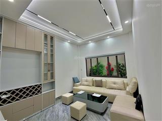 Siêu phẩm ngọc khánh! 6 tầng thang máy, ngõ ba gác, gần phố, 10m ra ô tô, full nội thất, 45m2