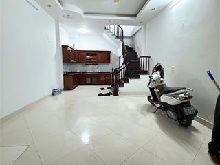 Giang văn minh, vài bước ra phố, ngõ thông tứ phía, nhà đẹp full công năng, 40m2*5t, giá 7.65 tỷ