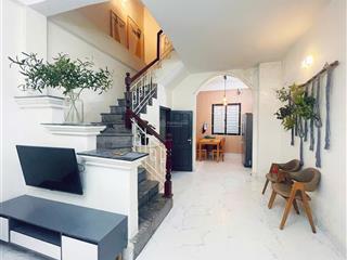 Bán nhà lô góc phạm văn đồng 40m x 5t gần phố gần nhiều đại học lớn nhỉnh 8 tỷ