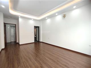 Ban nhà 5 tầng dt 42m2, nhà đẹp, có thang máy tại phố lụa vạn phúc  0909 889 ***