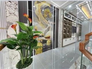 Bán nhà hướng tây nam 4,5x13m, 1 trệt 3 lầu sân thượng, trung mỹ tây, quận 12, giá 7,6 tỷ