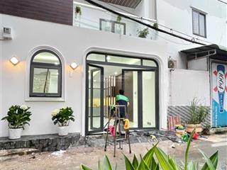 Nhà mới full nội thất, 5,5m x 7,5m , 2 tầng 2pn  hẻm xe hơi 6m  chủ chào nhĩn 5 tỷ tl