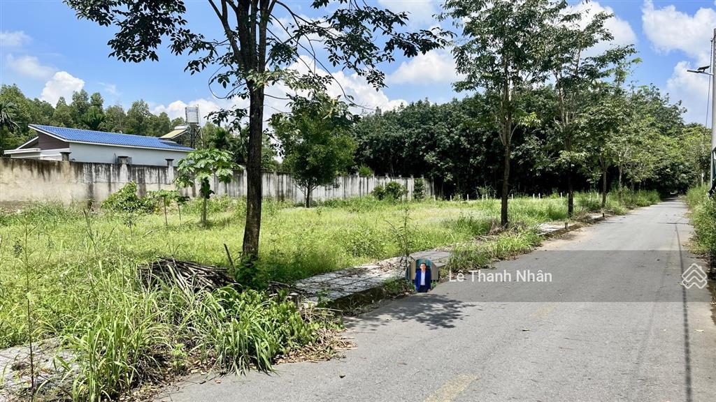 1/ đường phùng hưng ngay sát ubnd an viễn. sổ hổng thổ cư 100%