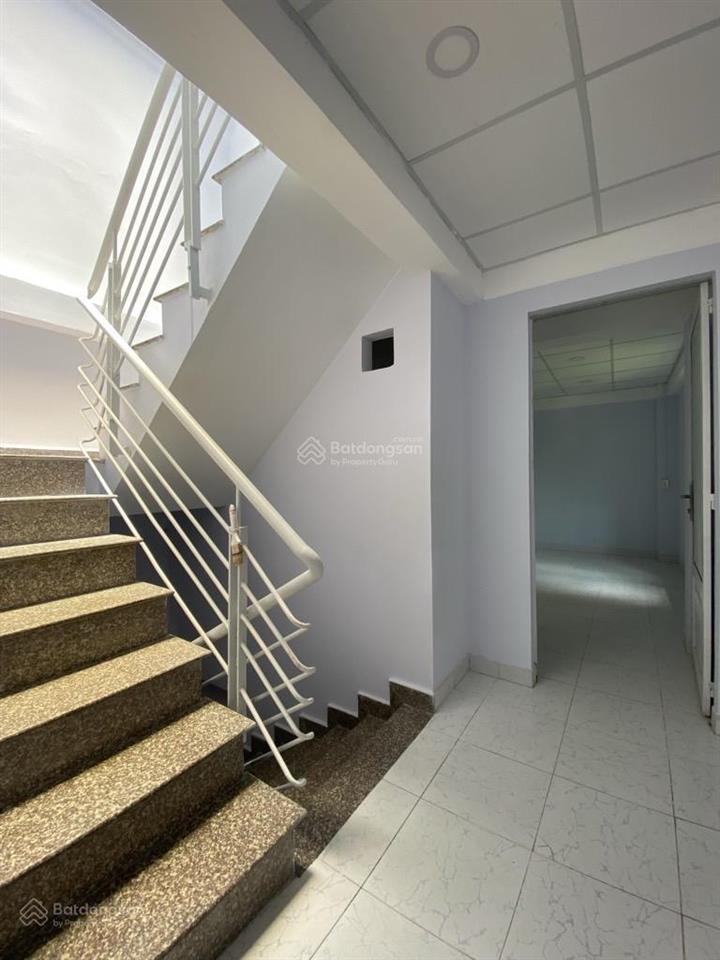 Bán nhà riêng 411 cách mạng tháng tám, 9.999 tỷ, 64m2, q10, hcm, giá tốt