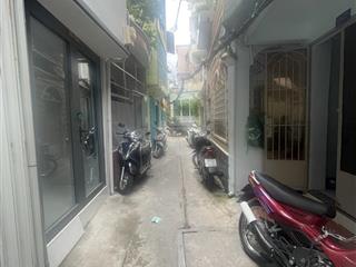 Bán nhà 3 tầng nhỏ xinh 1,95 tỷ hẻm 3 gác cách mạng tháng 8 ngày chợ hoà hưng phường 11 quận 3
