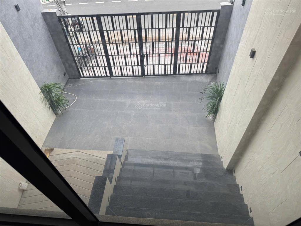 Cho thuê nhà 2 mặt tiền 1000m2, có thang máy 700kg, tiện kinh doanh, vp hoặc căn hộ dịch vụ