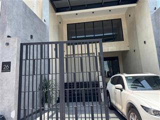 Cho thuê nhà 2 mặt tiền 1000m2, có thang máy 700kg, tiện kinh doanh, vp hoặc căn hộ dịch vụ