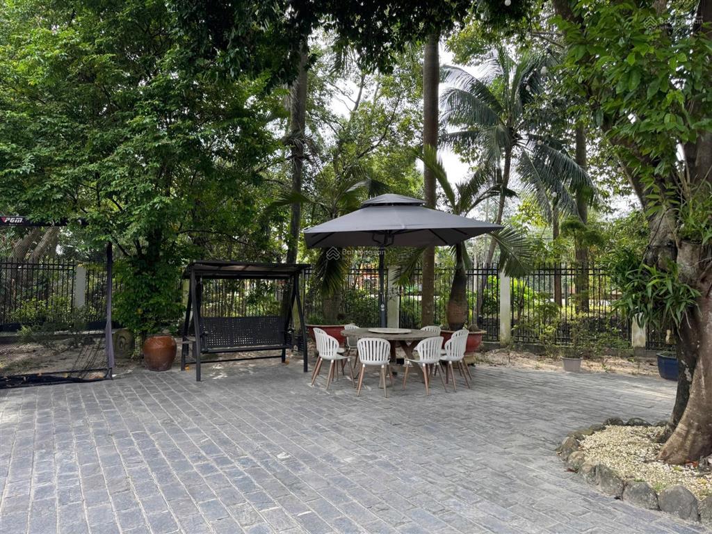 Cho thuê biệt thự vườn 4000 m2 có nhà mát , vườn cây ăn trái, hồ cá koi (chính chủ)