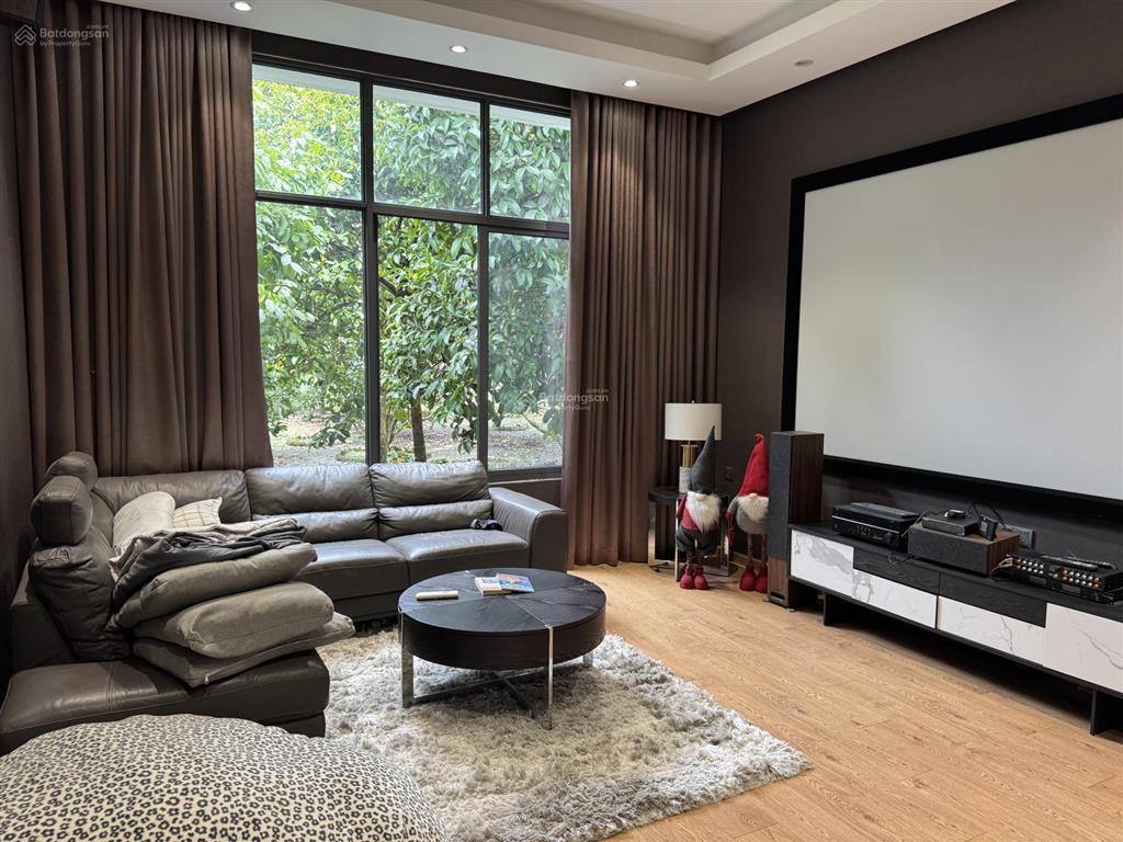 Cho thuê biệt thự vườn 4000 m2 có nhà mát , vườn cây ăn trái, hồ cá koi (chính chủ)