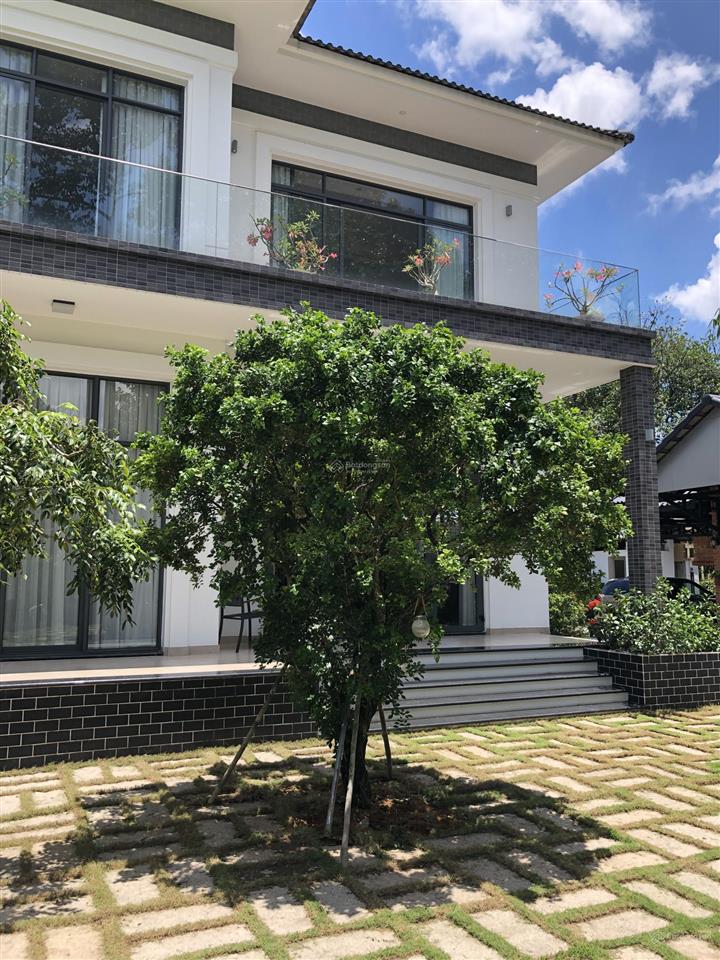 Cho thuê biệt thự vườn 4000 m2 có nhà mát , vườn cây ăn trái, hồ cá koi (chính chủ)