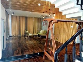 Villa 4 tầng mặt tiền bà huyện thanh quan, đà nẵng.
dt 350m2. 8x45m (5 phòng, 6 wc)