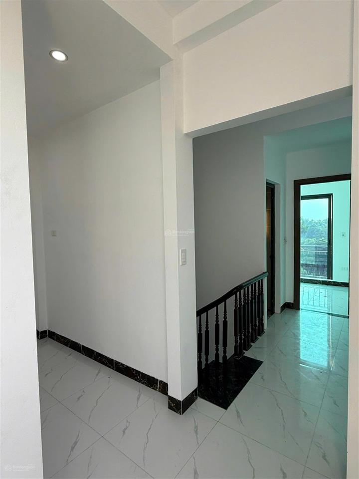 Bán nhà 75m2 3.7tỷ tại phụng châu có sân cổng riêng, ô tô vào cửa