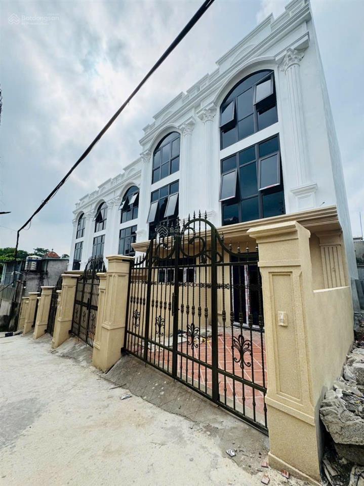 Bán nhà 75m2 3.7tỷ tại phụng châu có sân cổng riêng, ô tô vào cửa