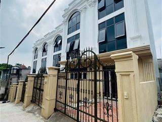 Bán nhà 75m2 3.7tỷ tại phụng châu có sân cổng riêng, ô tô vào cửa