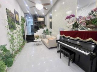 Nhà 5 tầng thang máy, lô góc 3 mặt, kinh doanh, ngõ oto đỗ ngày đêm