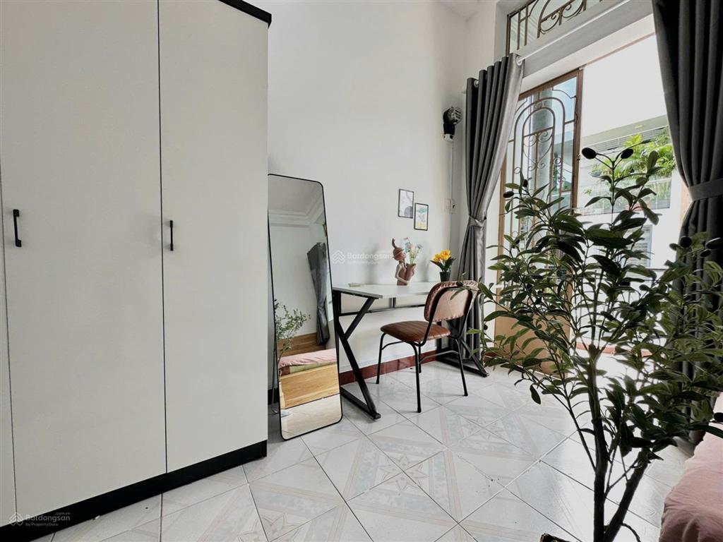 Chdv ban công  máy giặt riêng ngay ngã tư hàng xanh