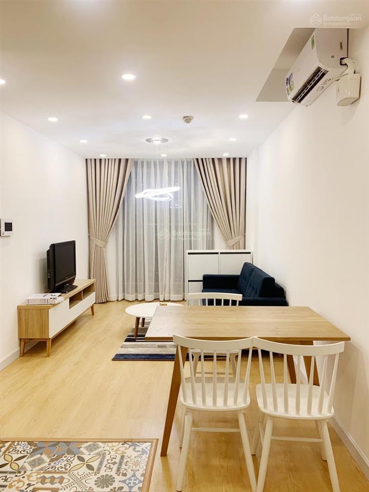 Gia đình bán căn góc cc 155 nguyễn chí thanh q. 5. dt 65m2 2p. sh. l11. giá 3,1 tỷ.  0898 386 ***