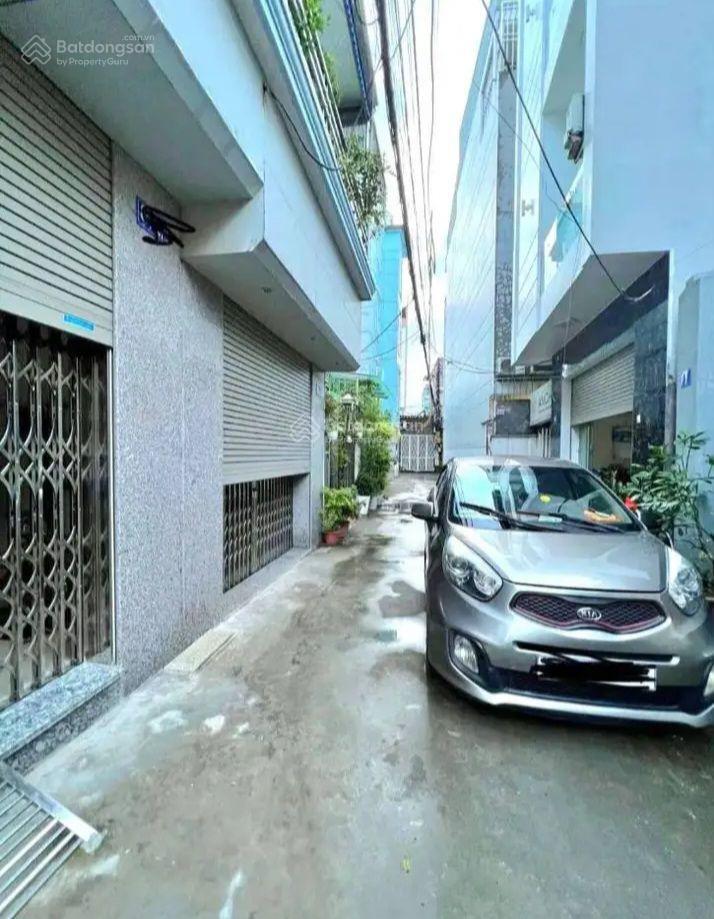 Bán nhà đại cát  liên mạc ô tô đỗ cổng  50m  xây mới 5 tầng giá nhỉnh 6 tỷ cầu thang giữa,