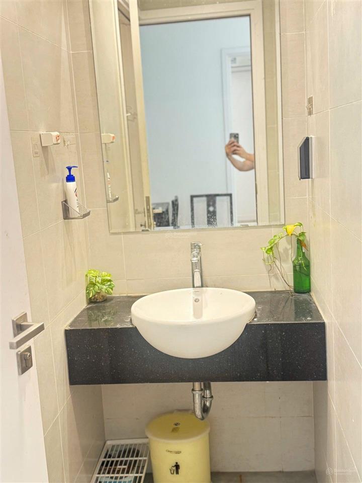 Chủ cần ra nước ngoài nên bán gấp căn hộ cc ricca