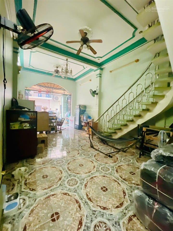 Bán nhà vị trí đắc địa hoàng văn thụ, 10,4 tỷ,, hàng hiếm