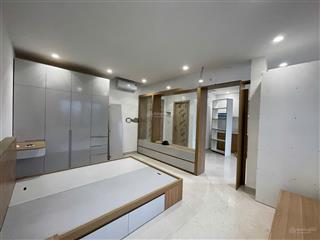 Cho thuê căn hộ dịch vụ ban công ngay quốc hương gần cầu sài gòn , ga metro,trần não