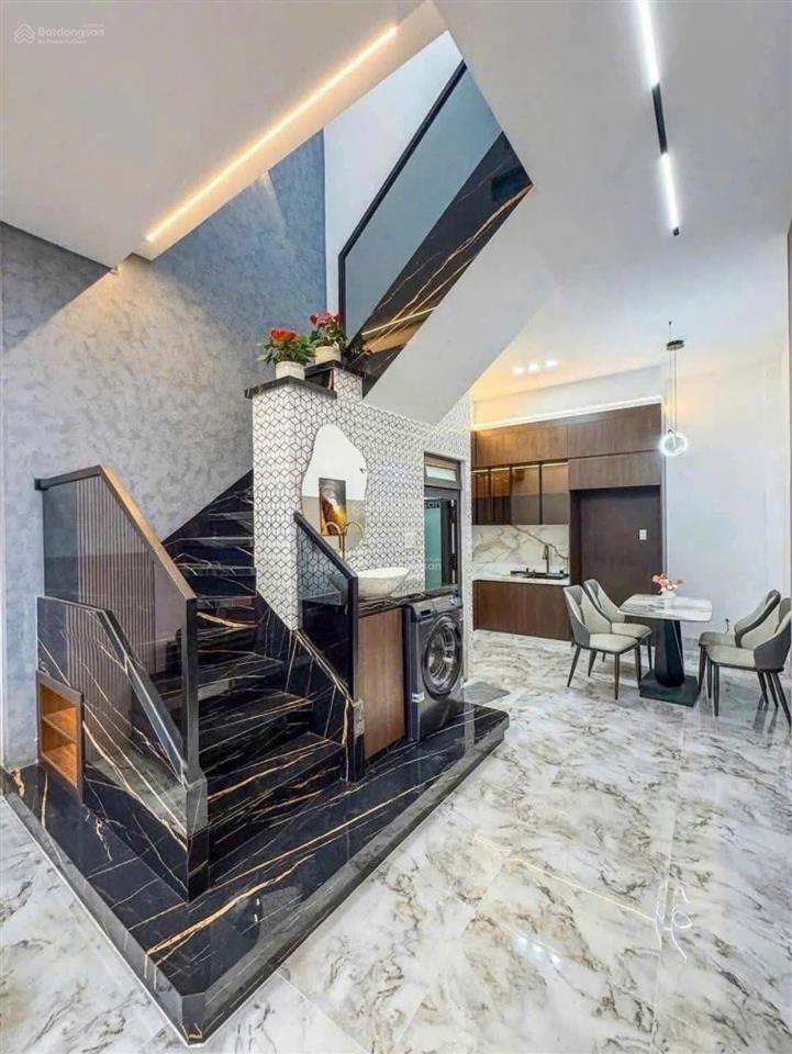 Nhà 1 trệt 1 lầu giá 1 tỷ 950 gò vấp  2pn, 3wc, sổ hồng riêng, dọn vào ở ngay