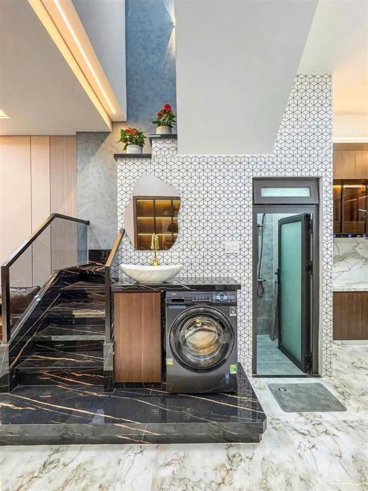 Nhà 1 trệt 1 lầu giá 1 tỷ 950 gò vấp  2pn, 3wc, sổ hồng riêng, dọn vào ở ngay