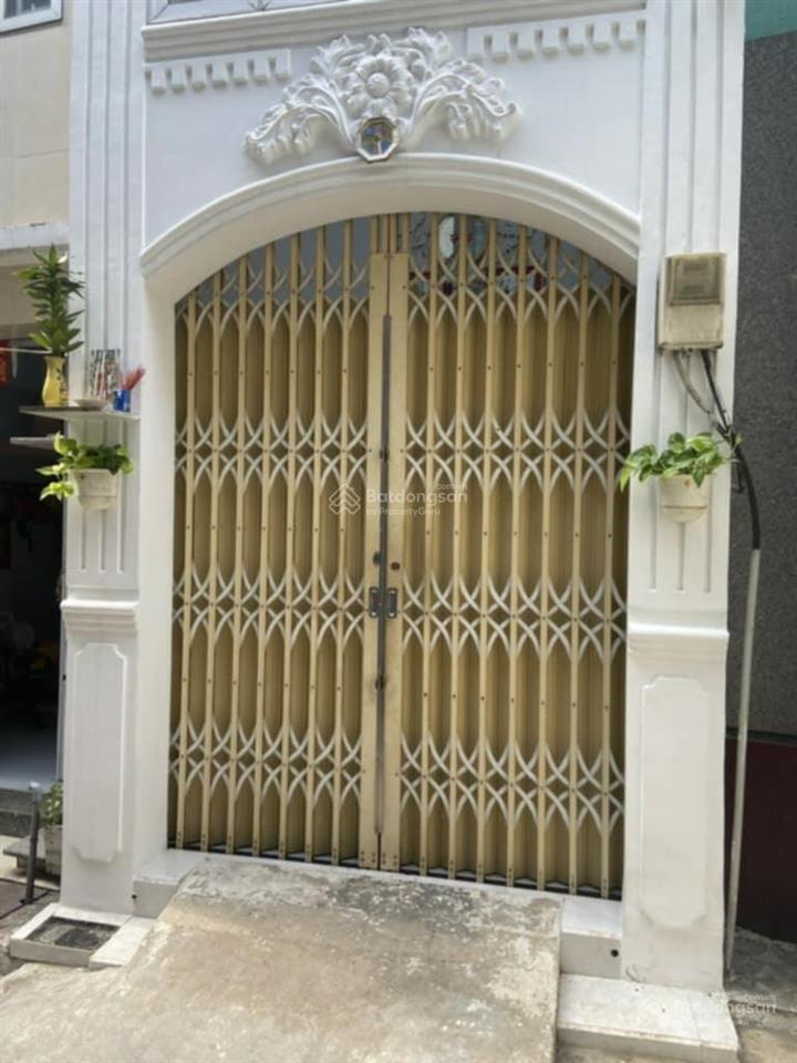 Nhà lê đại hành, trung tâm quận 11, 4 tầng. giá 4,5 tỷ hẻm thông