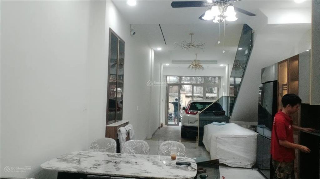 Bán nhà mặt phố huyền quang, 18,5 tỷ, 58,2 m2, đẹp, nhiều tiện ích, q1, hcm