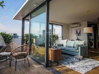 Penthouse ban công rộng với full nội thất tại thảo điền, quận 2, giao thoa quận 4