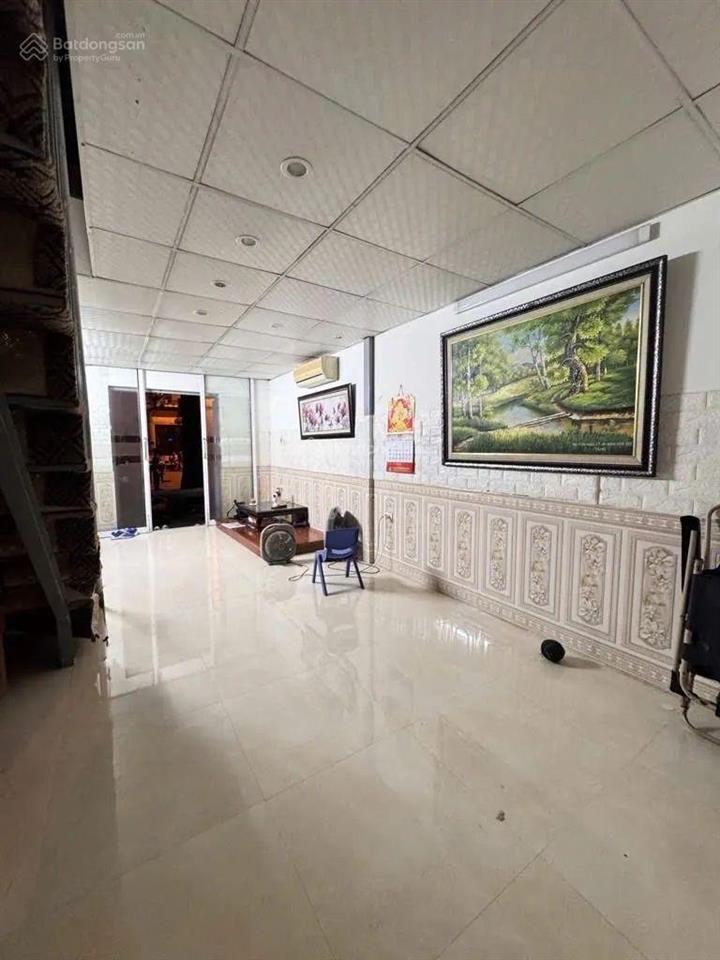 Bán nhà vị trí kim cương phố tô hiệu, hà đông
diện tích 50m giá 11.4 tỷ