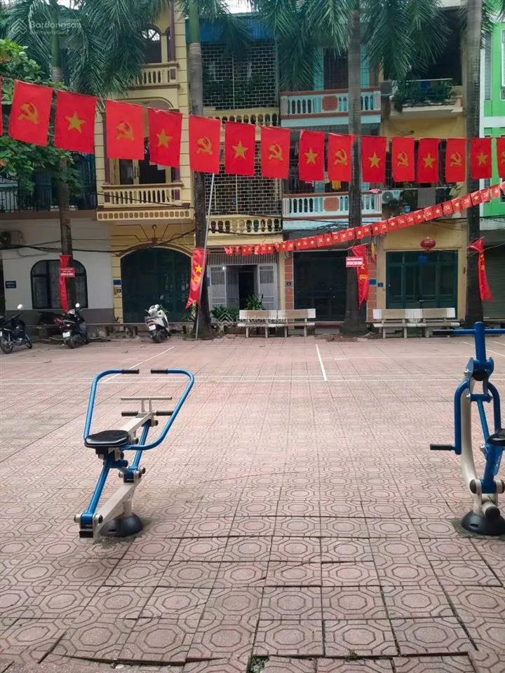 Bán nhà vị trí kim cương phố tô hiệu, hà đông
diện tích 50m giá 11.4 tỷ