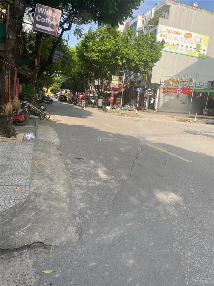 Bán nhà vị trí kim cương phố tô hiệu, hà đông
diện tích 50m giá 11.4 tỷ