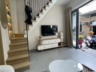 Nhà mới 2 tầng full ntgiếng trời thoánghxh quang trung 4 tỷ