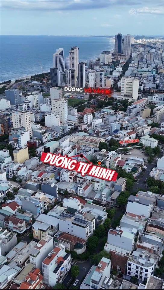 Cặp dương tự minh gần hồ nghinh  trung tâm tài chính quốc tế