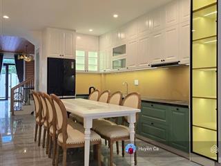 Villa mini hồ bơi 3 tầng  mặt tiền sơn trà gần cầu rồng