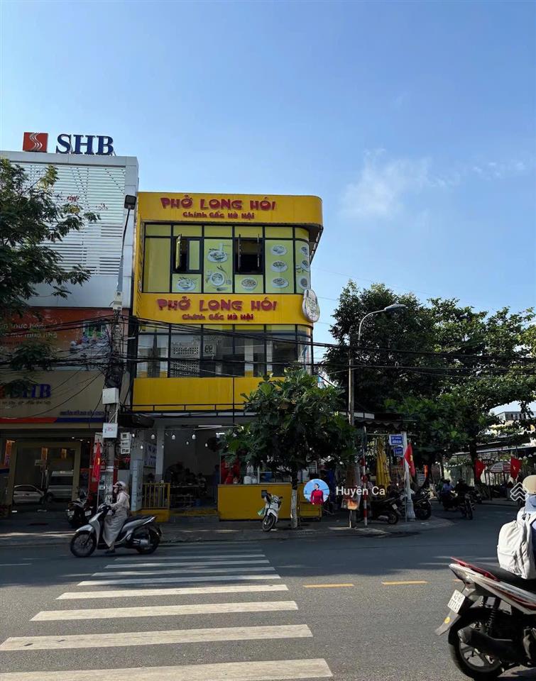 Góc 2 mt nguyễn văn thoại. tuyến đường nhộn nhịp nhất phố biển.