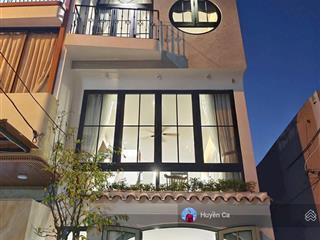 Nhà đẹp xây mới, kiệt ô tô duy nhất tại hoà cường. gần lê thanh nghị tuyến phố ăn uống nhộn nhịp