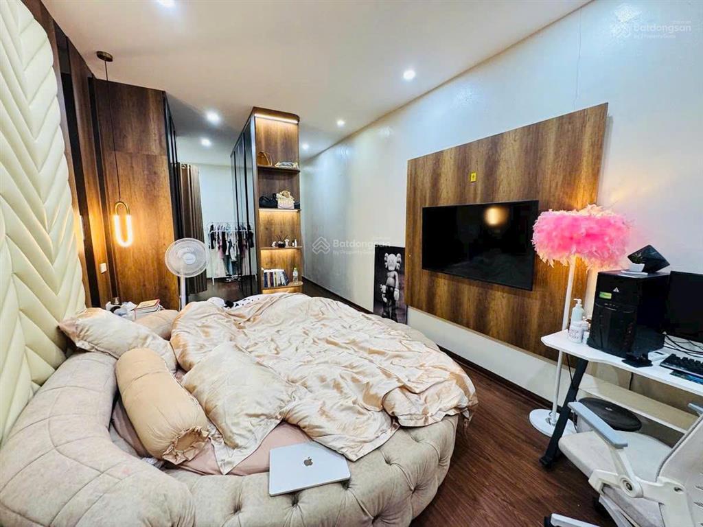 Bán nhà hồng mai trung tâm hai bà trưng cách trường đh bách khoa 1km 40m 4t 8ty có bớt