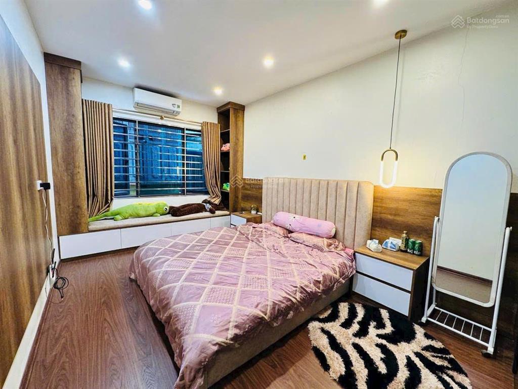 Bán nhà hồng mai trung tâm hai bà trưng cách trường đh bách khoa 1km 40m 4t 8ty có bớt