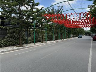 Chính chủ bán nhà đẳng cấp mặt đường trịnh công sơn, tây hồ. 205m2, 8 tầng, mặt tiền 7.5m. view hồ
