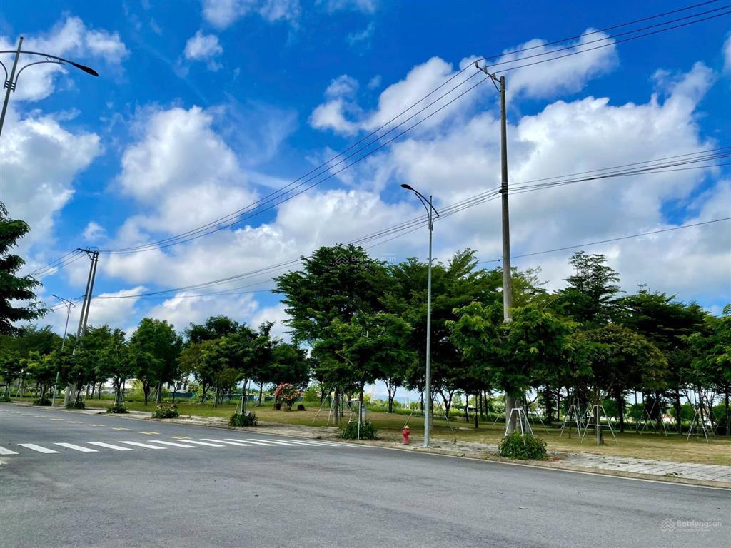 Duy nhất lô góc tiềm năng view công viên và trường học tại khu dvhh vsip quảng ngãi