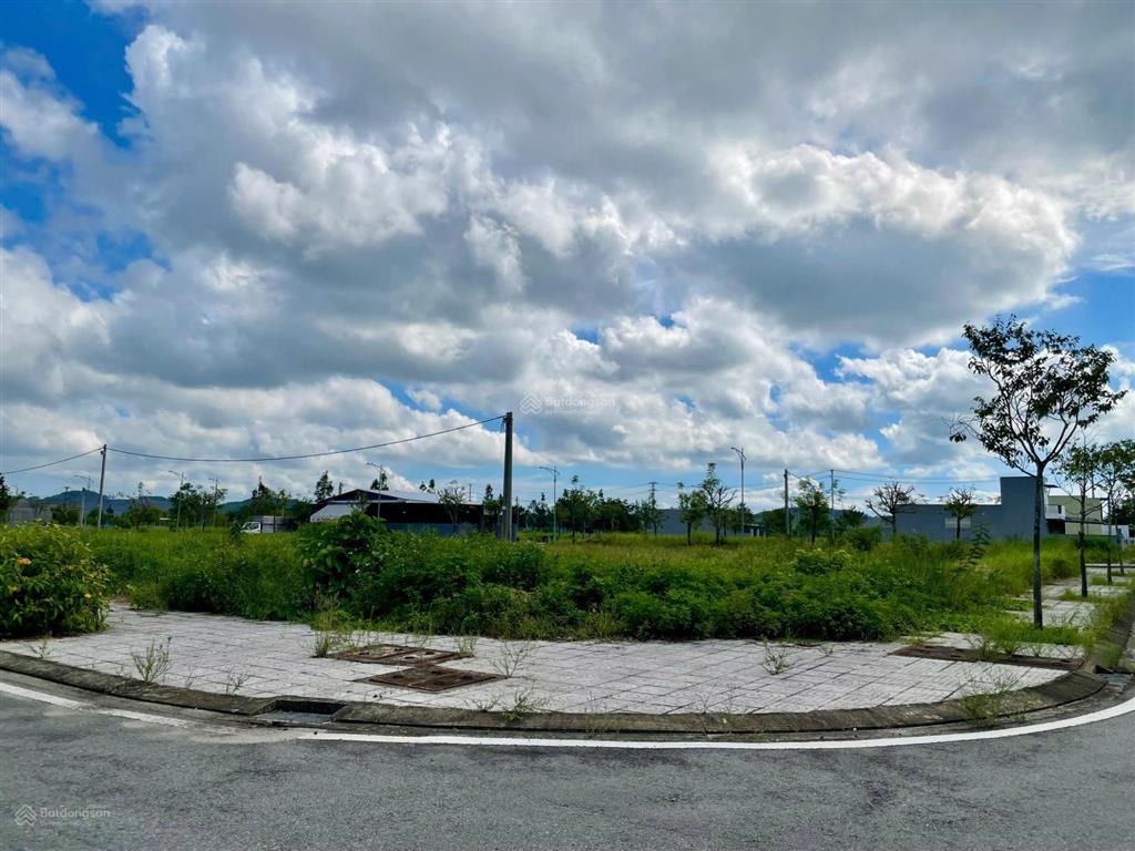 Duy nhất lô góc tiềm năng view công viên và trường học tại khu dvhh vsip quảng ngãi