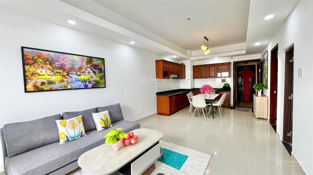 Cần bán gấp căn hộ res 3 đường nguyễn lương bằng q7. dt 72 m2 , 2 phòng ,2wc, giá 4 tỷ 0355 470 ***