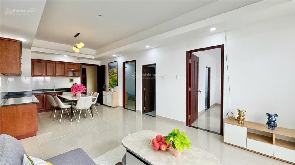 Cần bán gấp căn hộ res 3 đường nguyễn lương bằng q7. dt 72 m2 , 2 phòng ,2wc, giá 4 tỷ 0355 470 ***