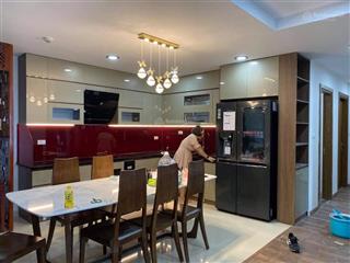 Chính chủ cần bán căn hộ 4pn, 160m2, toà vip r4a (8 căn hộ 5 thang máy). 2 ban công đông nam