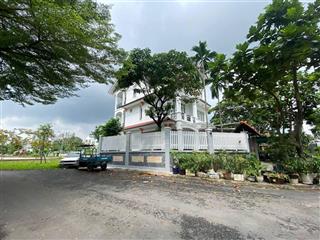 Bán biệt thự góc 2mt ngay công viên ngay khu mười mẫu, btđ, dtcn 214m trệt 2 lầu