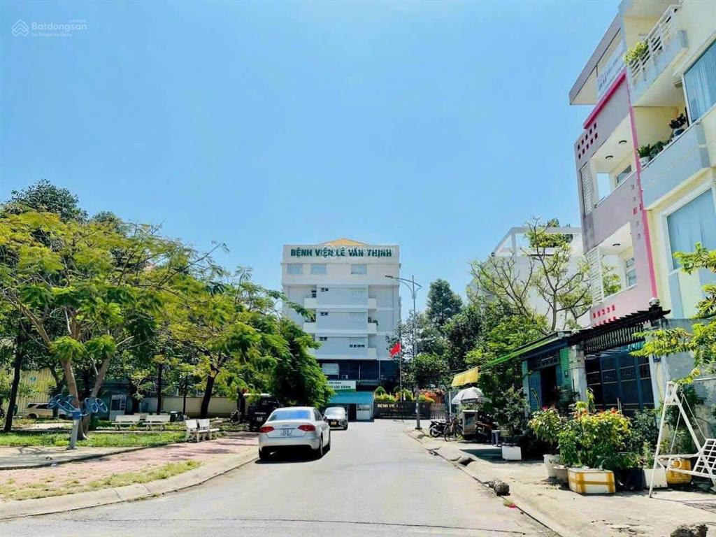 Bán gấp lô đất siêu rẻ ngay bv quận 2, dt 5x22m đối diện công viên giá chỉ 11.5 tỷ